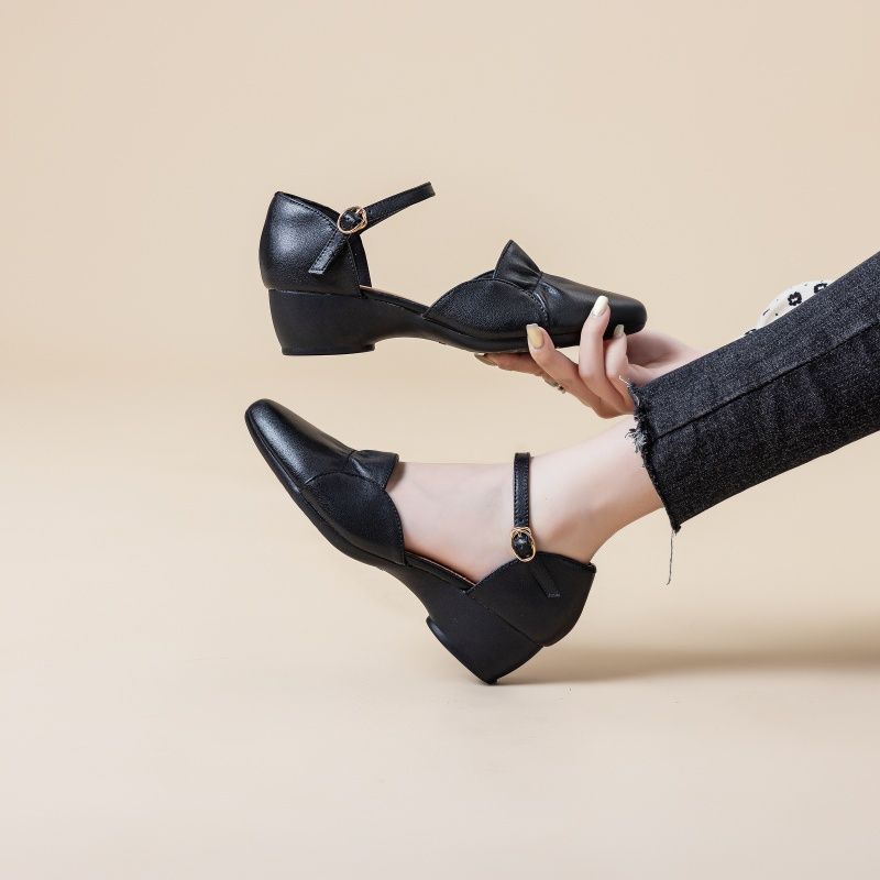 

Spring and Autumn New Wedge Heel Hollow Women s Shoes Comfortable Pointed Toe Strap Sandals European and American Comfortable Korean Version 35