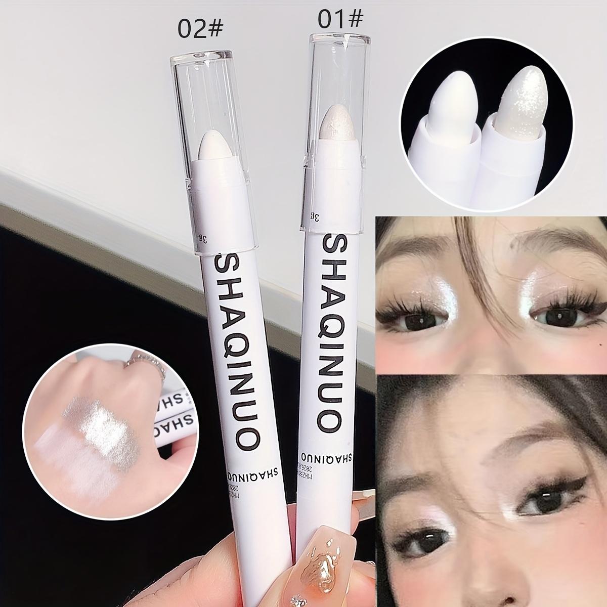

2pcs highlighter pens, matte & pearlescent. Lightweight, brightens & contours. Perfect for parties & holiday makeup