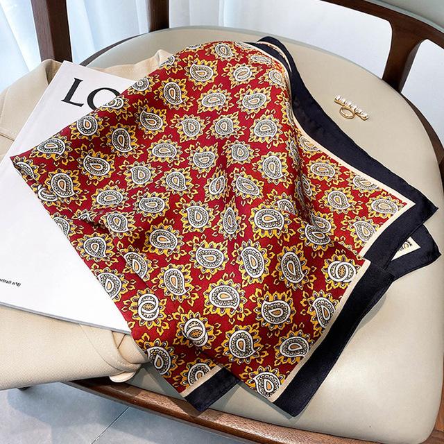 Neue 70*70cm Silk Satin Haar Schal Frauen Taschentuch Gedruckt Weibliche Quadratischen Kopf Bandana Kleinen Hals Schalldämpfer hijab Dame Mädchen