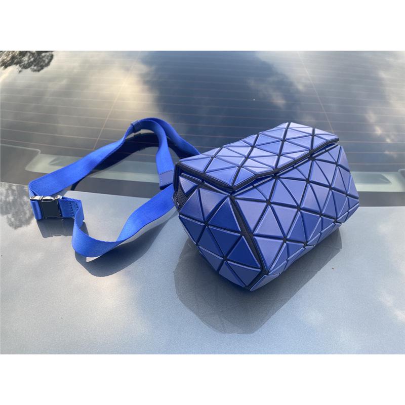 Women's Geometric Diamond Pattern Round Crossbody & Waist Bag