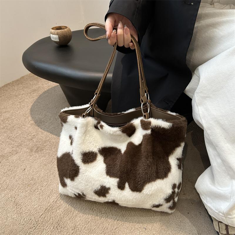 Large Capacity Shopper Bags For Women Winter Travel Tote Bag Cow Printing Plush Shoulder Bag Ladies Designer Handbag
