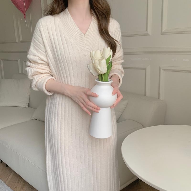 Hirsionsan Loose Long Sleeve Base Pullover Dresses Female Winter Casual V Neck Soft Knitted Dress Women Simple Solid Trendy Jumper Dress