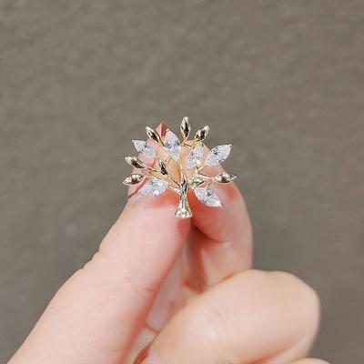 Japanese Happiness Tree Brooch Tide Personality Zirconia Pin Small Collar Pin Anti-Walking Button Cardigan Suit Accessory