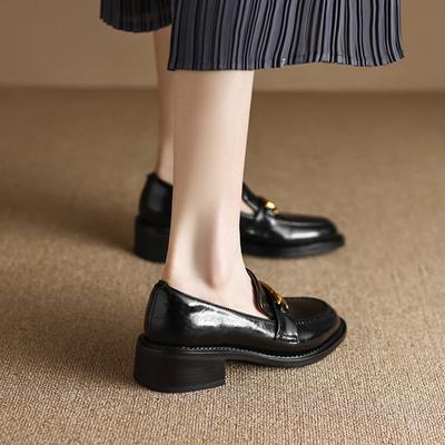 Winter Velvet Single Shoes Thick Heel Metal Buckle Loafers Women's 2025 New French Retro Brown Versatile Small Leather Shoes