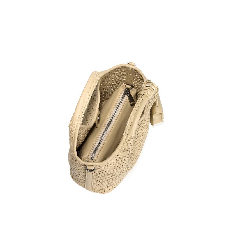 Retro fashion hand-woven bag large capacity commuting temperament portable tote bag high sense sheepskin mother bag women
