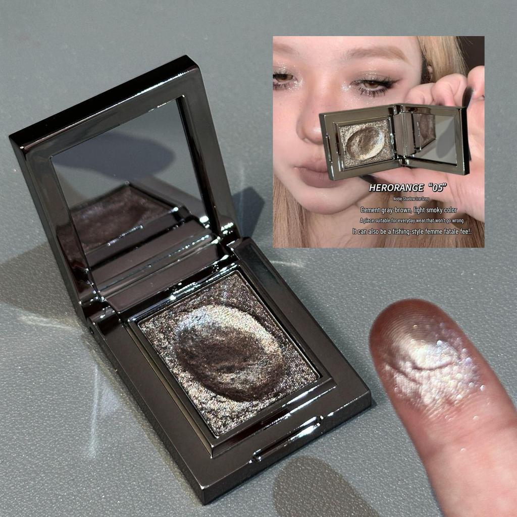 Introducing the Light Luxury Pearl Eyeshadow: New Smoky Earth Tones for Alluring Eye Makeup.
