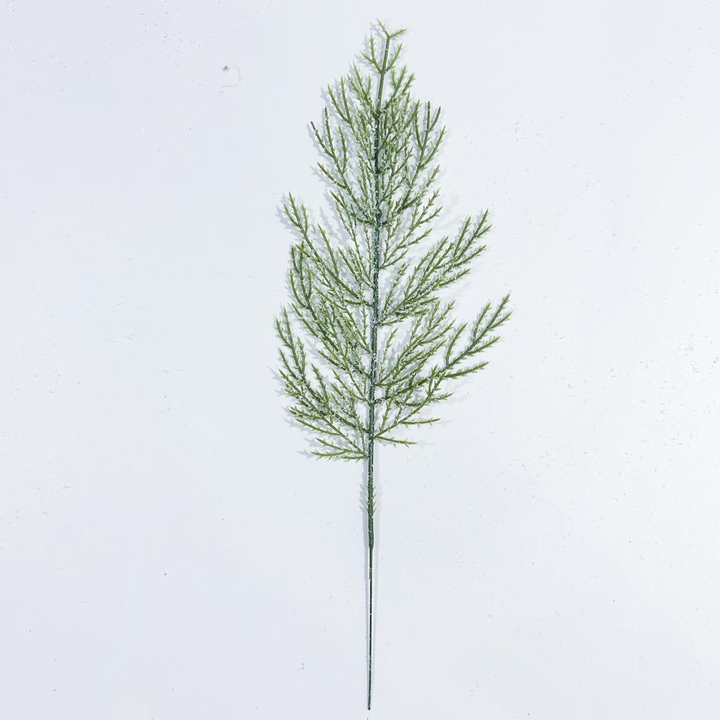 Ein einzelner künstlicher Tannenzweig aus Kunststoff, künstliche grüne Pflanze, Heimdekoration, DIY-Weihnachtskranz, Dekoration, Fotografie-Requisiten