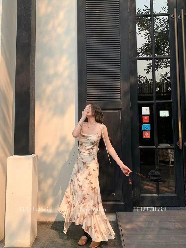 Niche Irregular Floral Print Waist-Cinching Elegant Suspender Dress for Spring & Summer