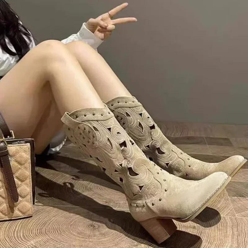Stivali da Donna a Metà Polpaccio Stile Retrò in Pelle Scamosciata Casual con Tacco Spesso Stivale Ricamo Classico Stivali da Cowboy Occidentali per Donna Stivali con Design Traforato