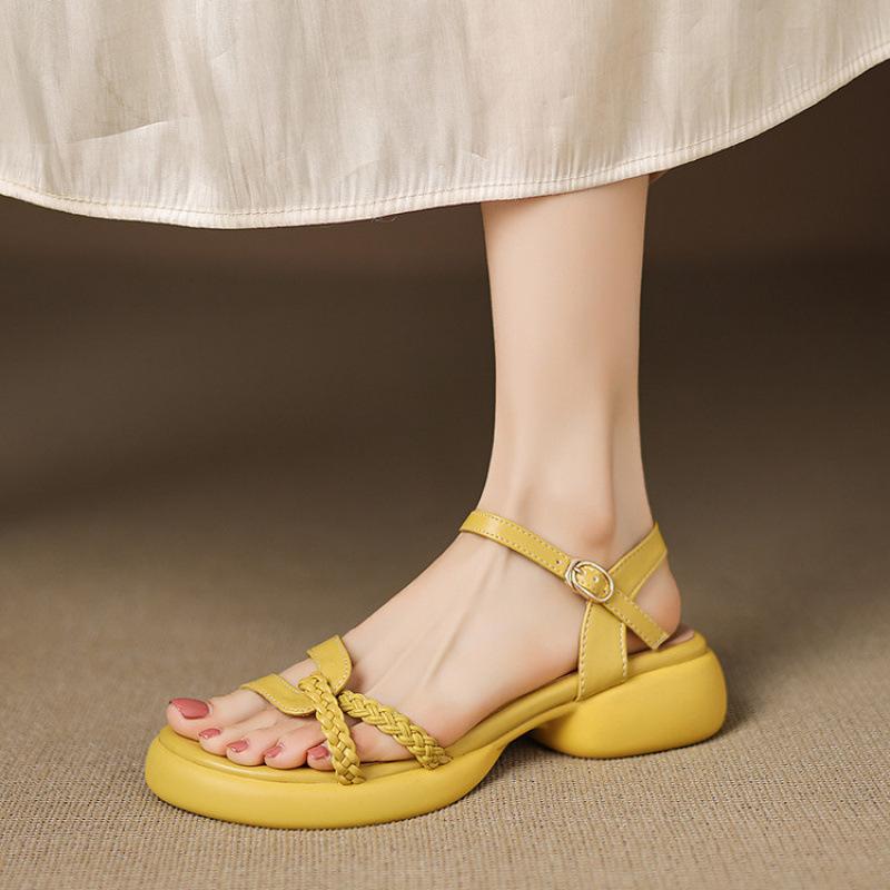

New round head one-word sandals summer women s platform sandals comfortable soft sole size casual sandals women s middle heel 39 жёлтый