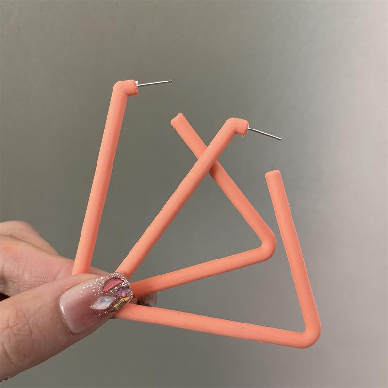 New Color-expanding Triangular Rubber Paint Texture Personalized Earrings for Women