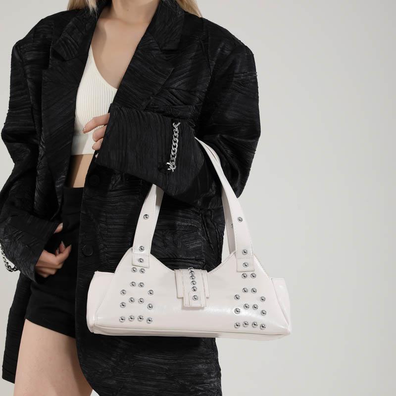 New Retro Rivet Tote Bag Fashionable and Personalized Shoulder Underarm Bag For Women Trend Large Capacity Purse and Handbags AVE