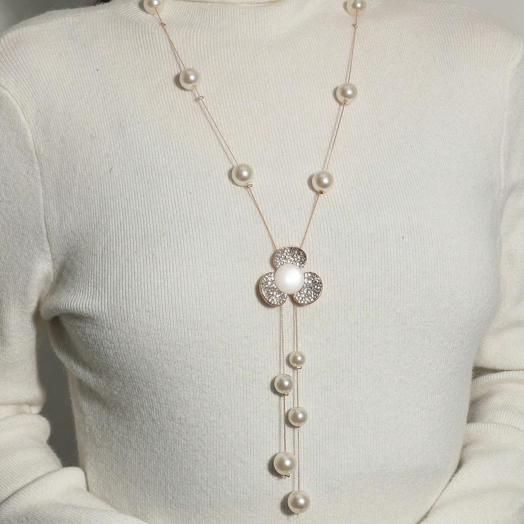 New Super Fairy Temperament Pearl Necklace Niche Long Tassel Simple Versatile Butterfly Petal Sweater Chain
