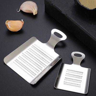 Schiaccia Aglio in Acciaio Inossidabile Grattugia Zenzero Wasabi Macinino per Senape Dispositivo Pressa per Verdure Tritatutto Taglierino Strumento da Cucina per la Casa