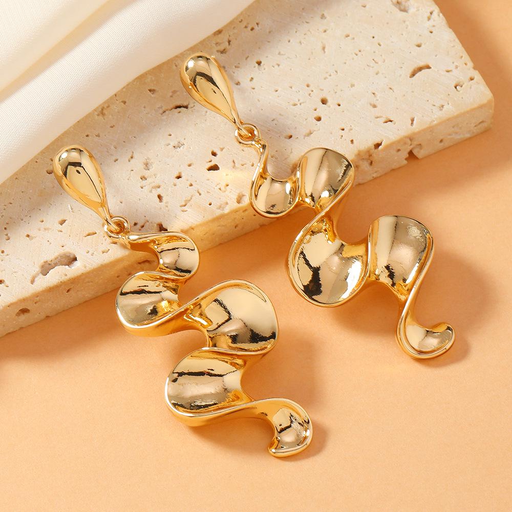 Versatile Irregular Geometric Hollow Gold Earrings for Women