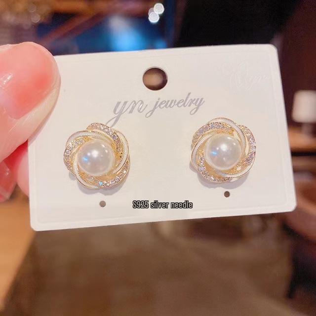 S925 Silver Needle Pearl Stud Earrings for Women