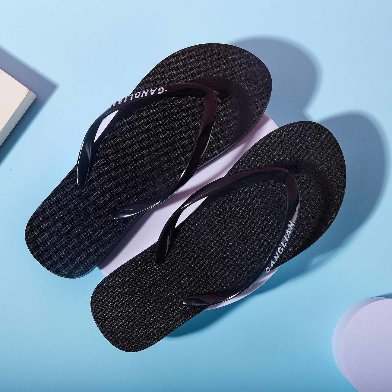 

Женские тапочки домашние летние комнатные шлепанцы обувь для женщин 2024 тапочки для ванной шлепанцы на плоской подошве домашние сандалии розовые VIP тренд удобные I 36