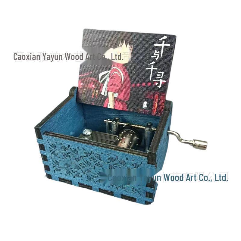 Ručně kliková 18tónová dřevěná hudební skříňka s motivem Unesená pamať - anime doplněk