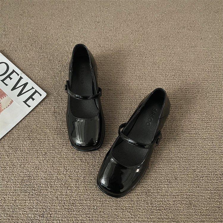 Retro Mary Jane Small Leather Shoes 2026 Spring Spring New Burgundy One-word Buckle with Square Head Thick Heel French Single Shoes