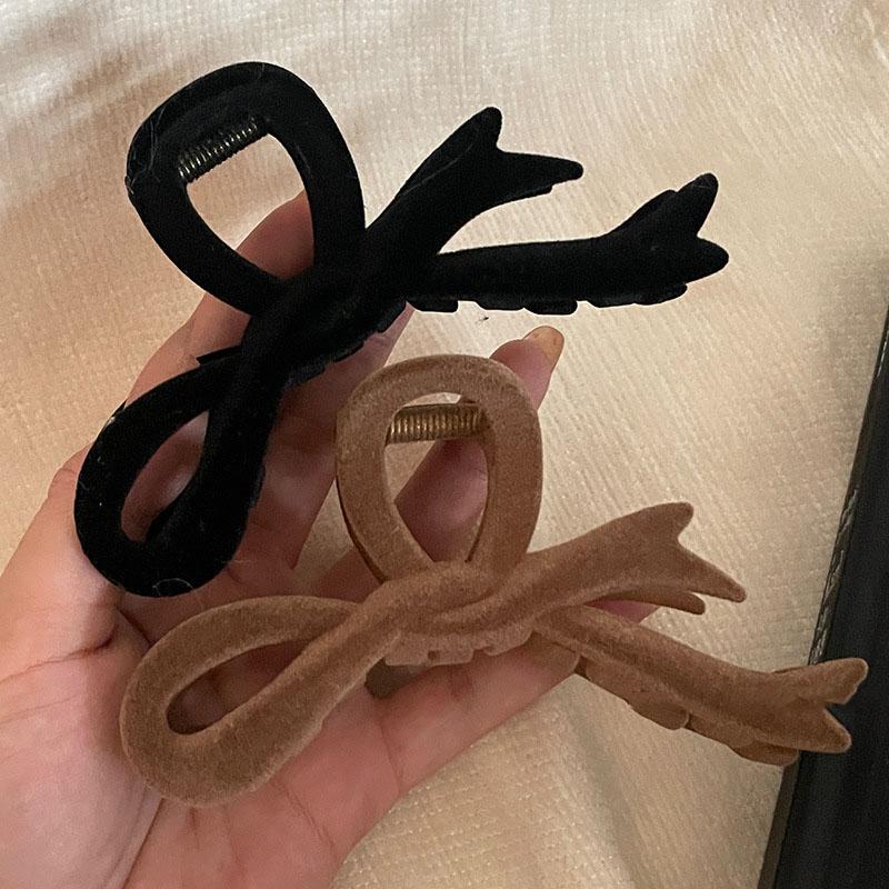 New Red Velvet Bow Hair Clips Autumn Winter Women Hair Claw Clip French Elegant Hairpin Hair Accessories Female Headwear Gift