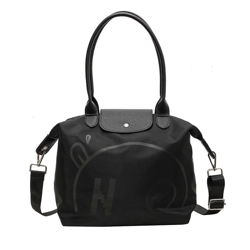 

Xiao Yan Large Capacity Shoulder Travel & Sports Bag