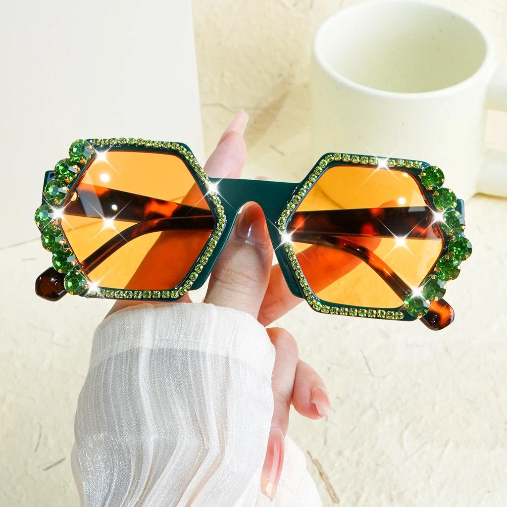 Rhinestone Sunglasses for Women Vintage Lovely Retro Oversized Eyeglasses Party Nightclub Decoration Halloween Christmas Gift