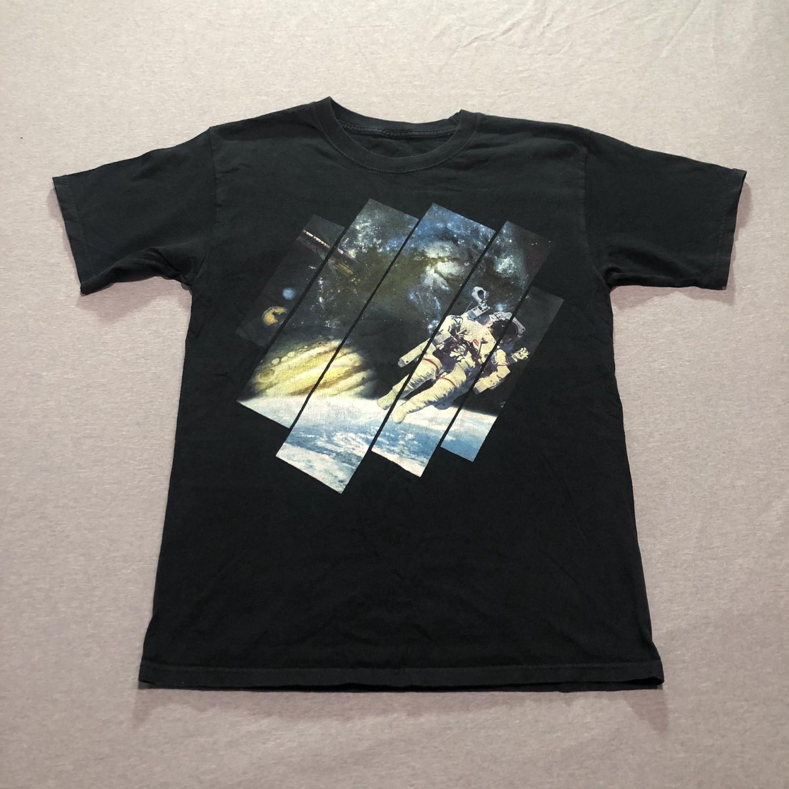 Astronaut T Shirt Men s M Space Traveler Cosmo Planets Earth Black Tee XXXXL