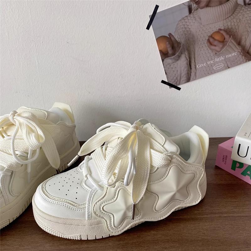 Little white shoes women's autumn 2025 new models with skirts, shoes women's ins niche design casual versatile board shoes women's shoes
