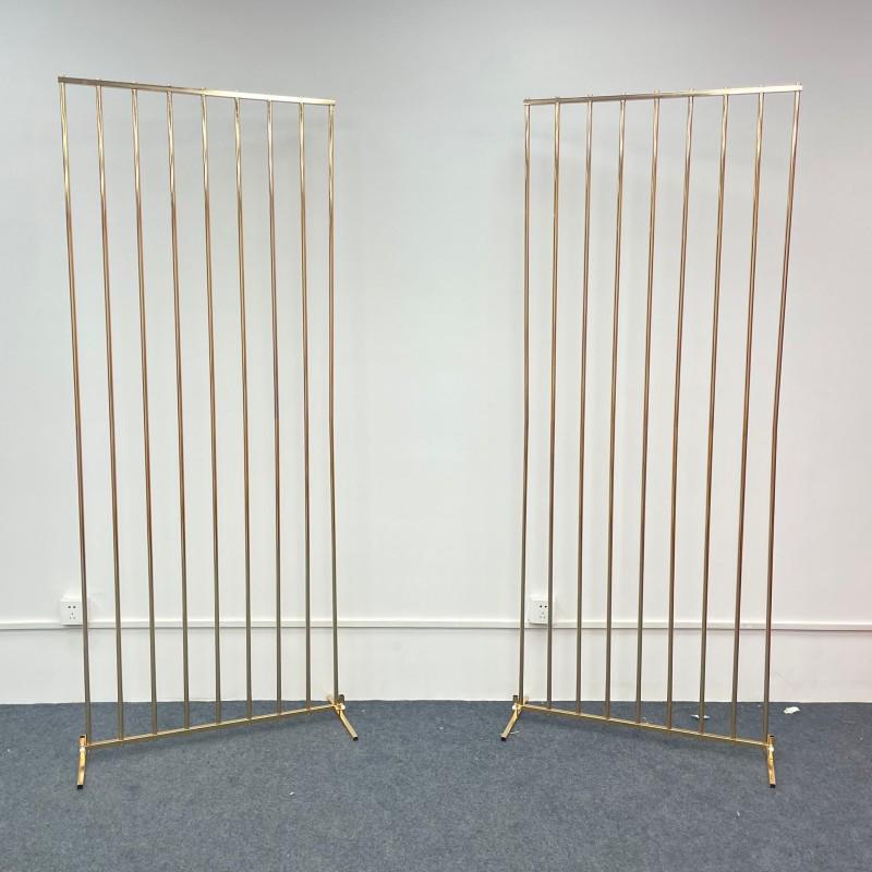 Gold-Plated Wedding Arch: Iron Line Screen & Aisle Guide Decor