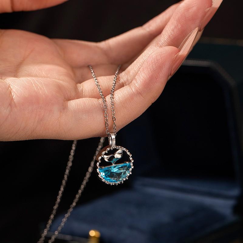 Elegant S925 Sterling Silver Water Drop Necklace - Women's Luxury Niche Design Choker with a Simple, Trendy Style.