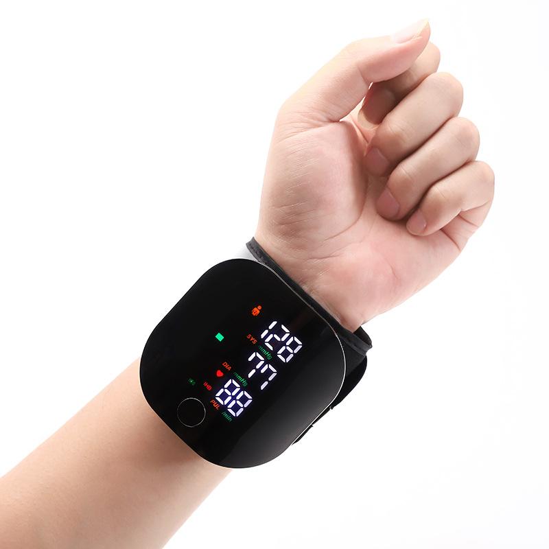 Dobíjecí zápěstní monitor krevního tlaku Hlasová Inteligentní dotyková LED obrazovka Digitální automatický BP tonometr Srdeční frekvence Pulsní tlakoměr A01