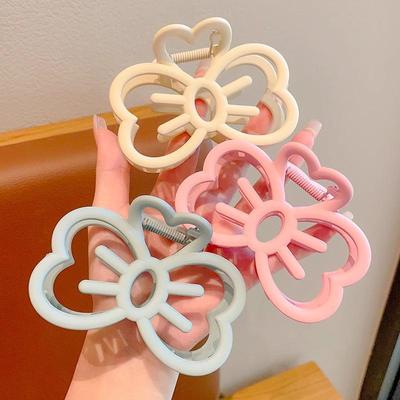 Adorable Bow Hair Clip for Little Girls - Gentle Claw Design for Updo and Loose Hair.