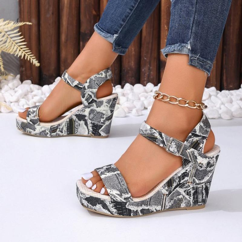 2026 New Women's Wedge Sandals Fashion Floral Printed Canvas Shoes Elegant Lady Large Size Casual Sandals