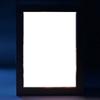 Cornice Foto 3D Goffrata Illuminata Con Pannello Luce LED Espositore Cornice per Foto Pannello Foto Intercambiabile