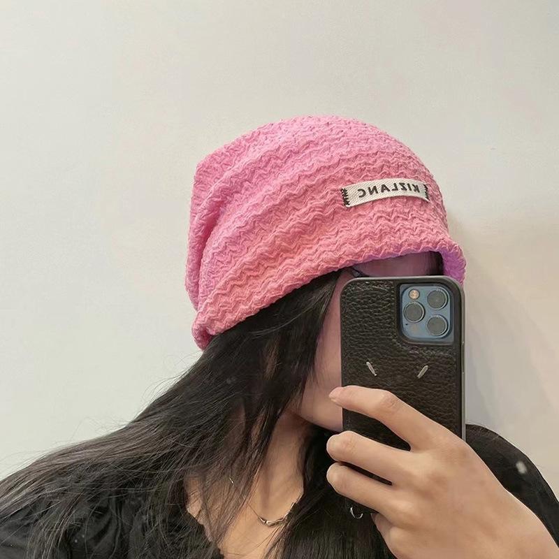 

Stacking hat autumn new personalized screenshot fashion wave sand English glue label pullover hat knitted cold hat M（56-58cm） рожевий