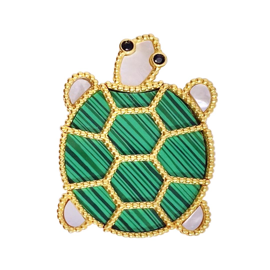 

Panda Brooch: Creative White Agate Animal Pin for Men & Women - Korean Autumn & Winter Accessory