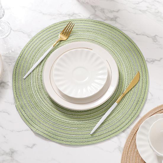Round Braided Placemats Heat-Resistant Placemats for Dining Tables Stain-Proof 15 inch Non Slip Kitchen Table Place Mats Natural Farmhouse Decor