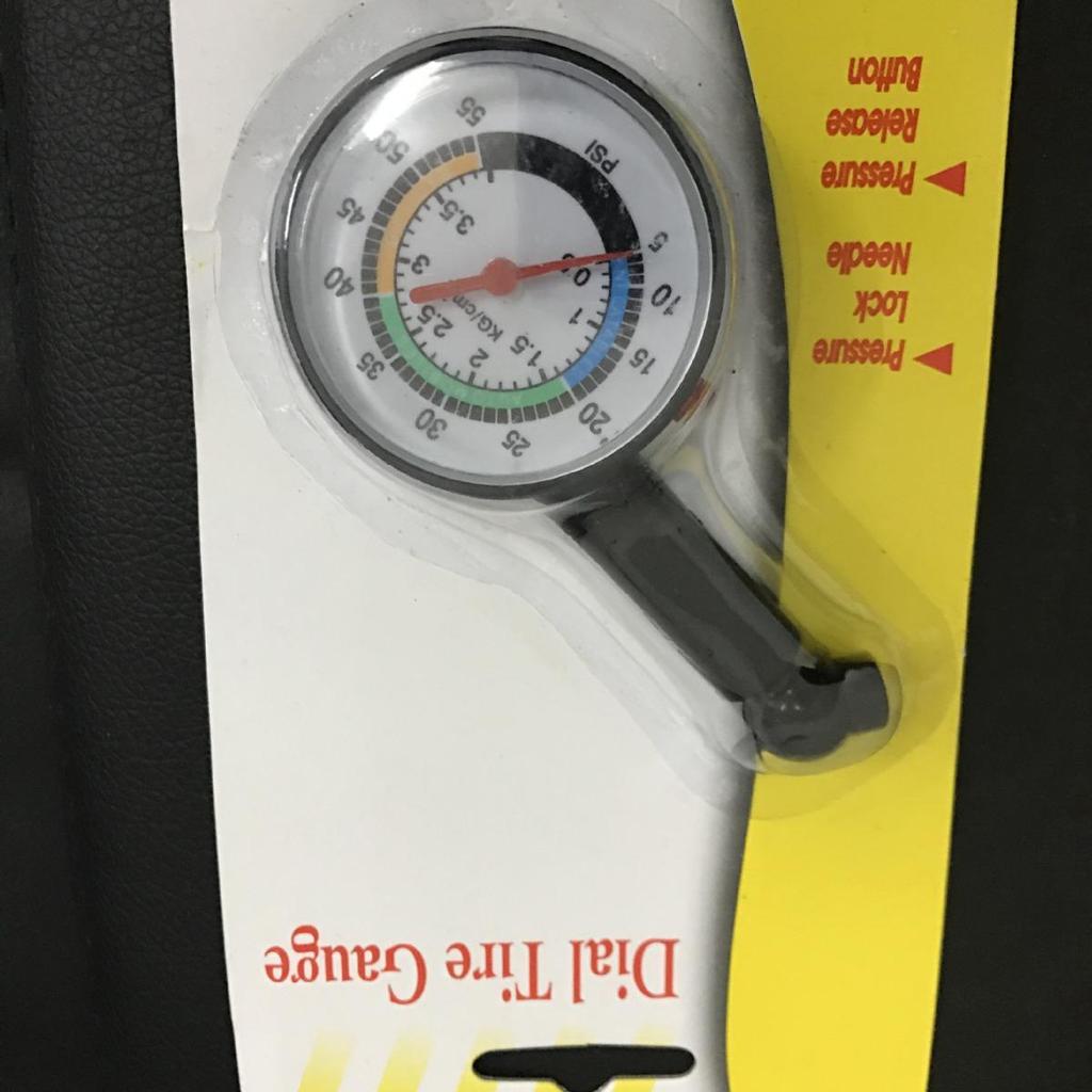 Digital Mini Car Tire Pressure Gauge - Convenient Plastic Design for Accurate Pressure Detection