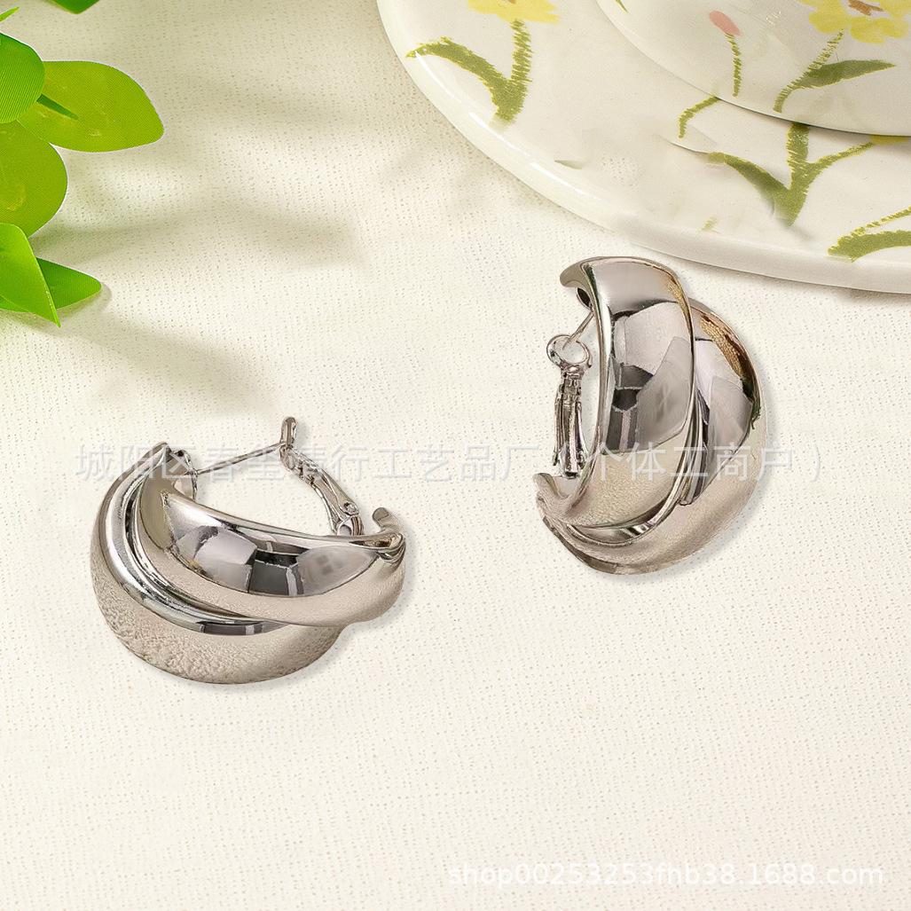

Stylish and simple earrings, advanced sense, niche metal earrings, advanced sense, versatile ears срібло сірий колір
