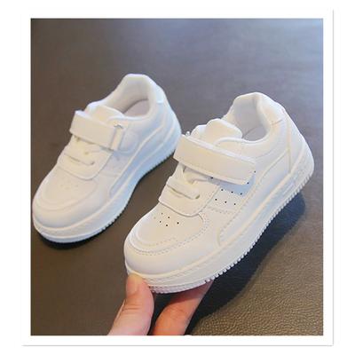 Kleine weiße Schuhe für Kinder 2023 Frühling und Herbst neue Sportschuhe für Jungen und Mädchen, lässige Boardschuhe, Lederoberteil, weiche Sohle, B