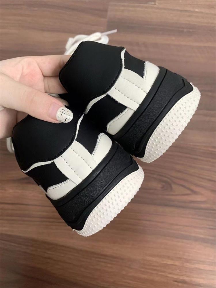 Black board shoes children 2025 new summer student versatile dirt-resistant Internet celebrity versatile non-slip casual panda shoes