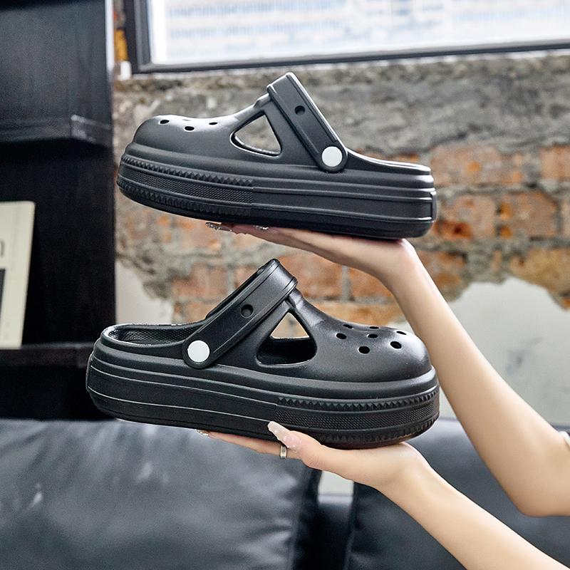 Fashion Closed Toe Thick Platform Slippers Women 2025 Summer Non Slip Soft Sole Beach Sandals Woman Hollow Out Slides Female