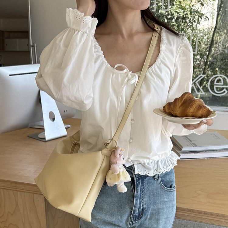 IELGY Korean version of simple underarm bag Joker commuter shoulder slung.