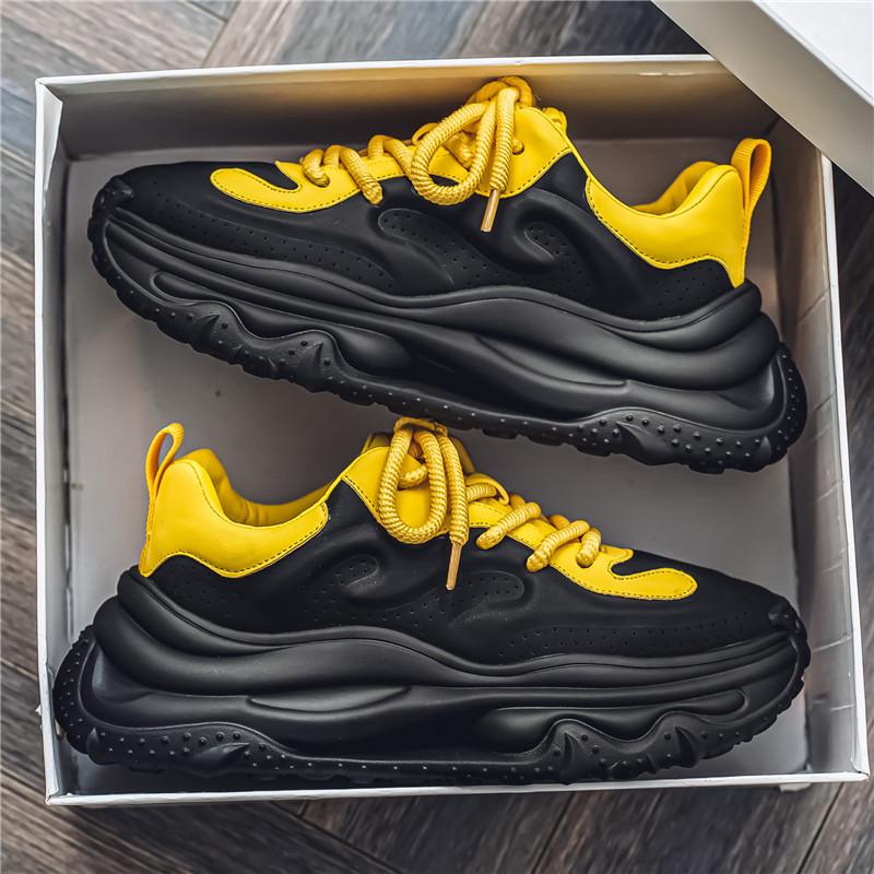 Nya Utsökta Herrsneakers Lätta och Andningsbara Ungdom Tjocka Sula Höjdökande Löparskor Zapatos Para Hombres