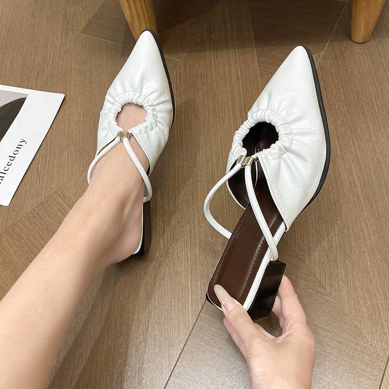 Mode Temperament Einzelne Schuhe Mode Spitzzehen Hohle Plissierte Tragen Leichte Luxus Flache Weichbesohlte Sandalen