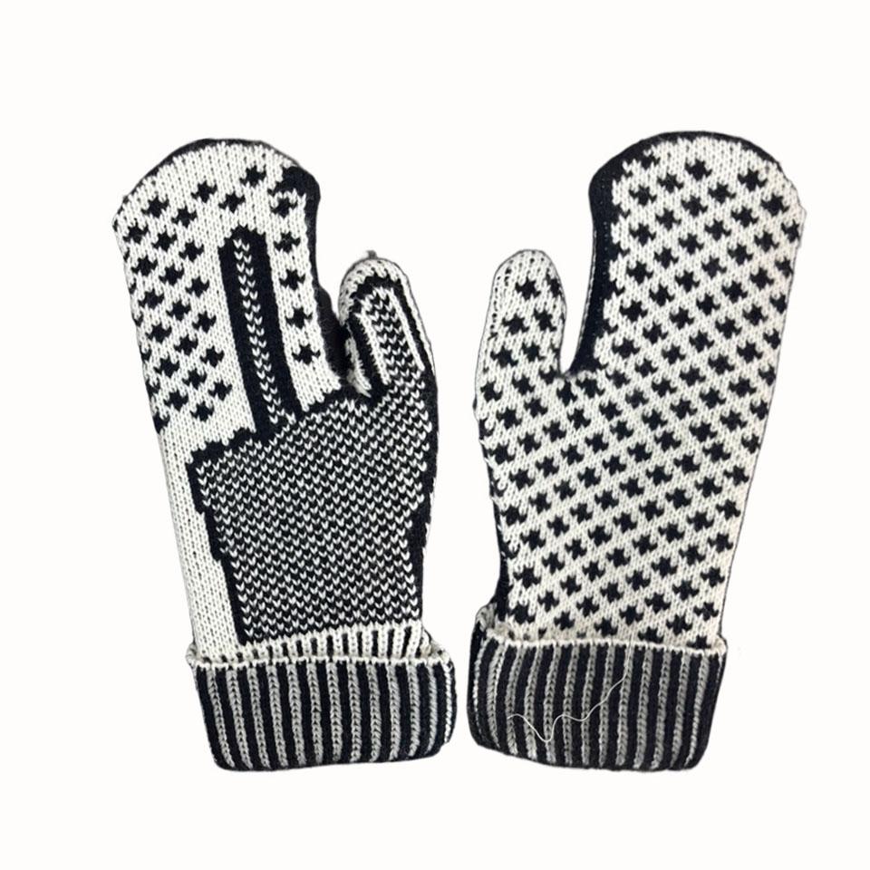 

Knitted The Naughty List Mittens Hidden Middle Finger Winter Soft Warm Gloves For Ski Cycling Outdoor Activities чорний