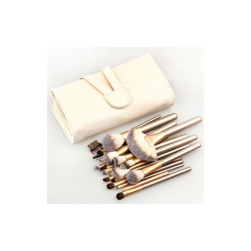 

Makeup Brush Kit With Wooden Handles And Synthetic Fibers For Daily Beauty Routine