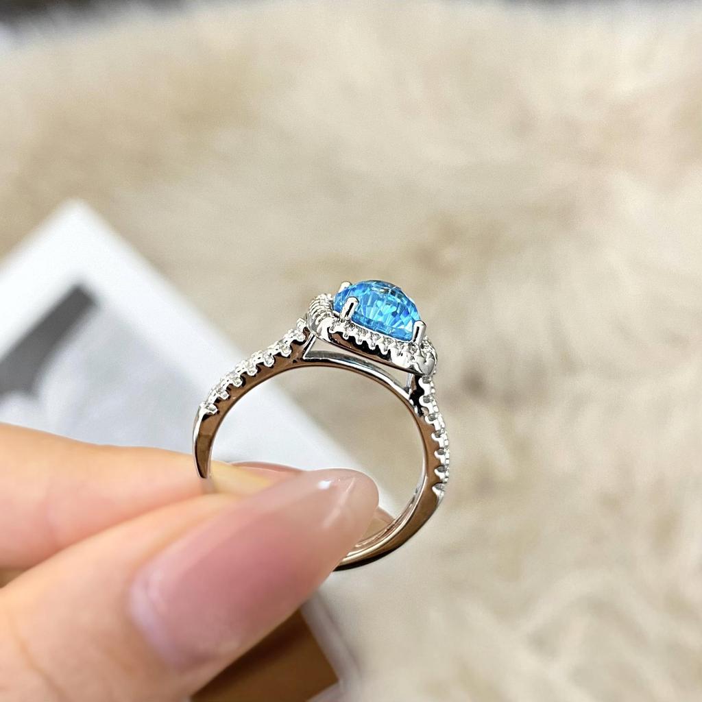 Anillo de Princesa para Mujer de Aguamarina Paraíba y Diamante de Alto Carbono de Lujo Ligero