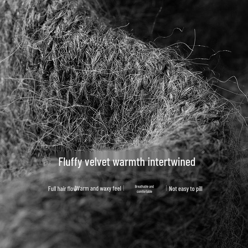 Chuyu Women's Diamond Pattern Round Neck Sweater