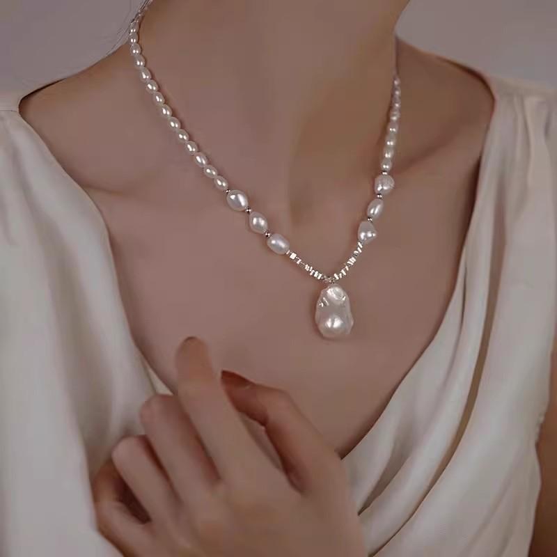 

Жемчужное ожерелье Alien в стиле барокко, французская легкая роскошь и роскошь, новая персонализированная и уникальная универсальная цепочка для свитера белый